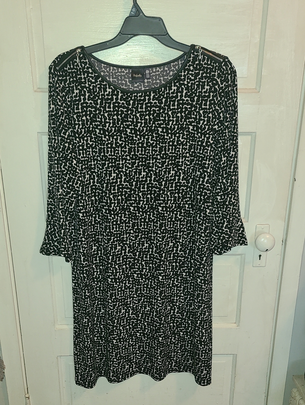 Rafaella Black and White Patterned Long Sleeve Shift Dress